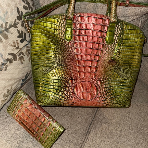Brahmin handbag and matching wallet - Picture 1 of 6